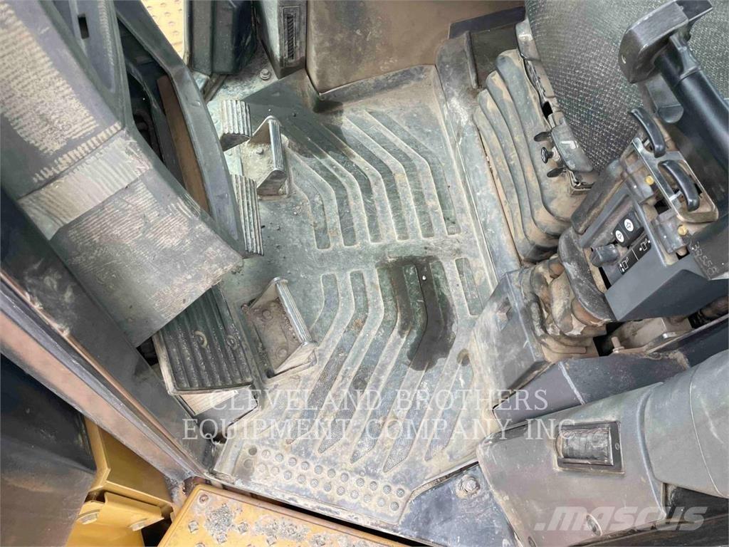 CAT D10T lánctalpas dózerek