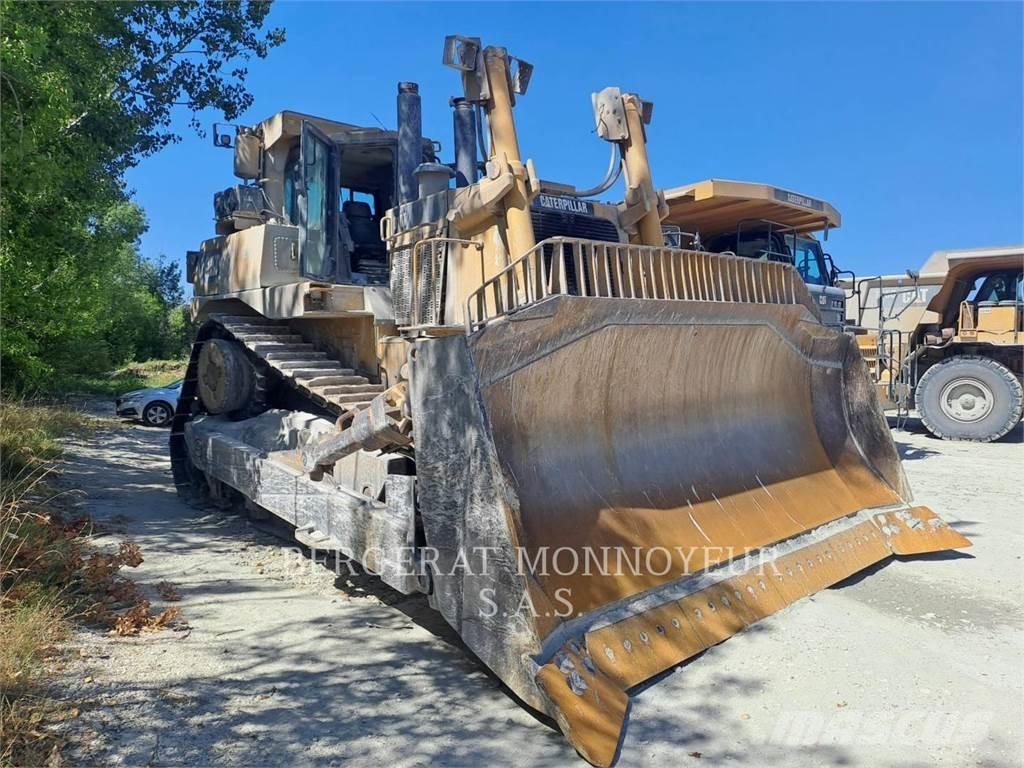 CAT D10T lánctalpas dózerek