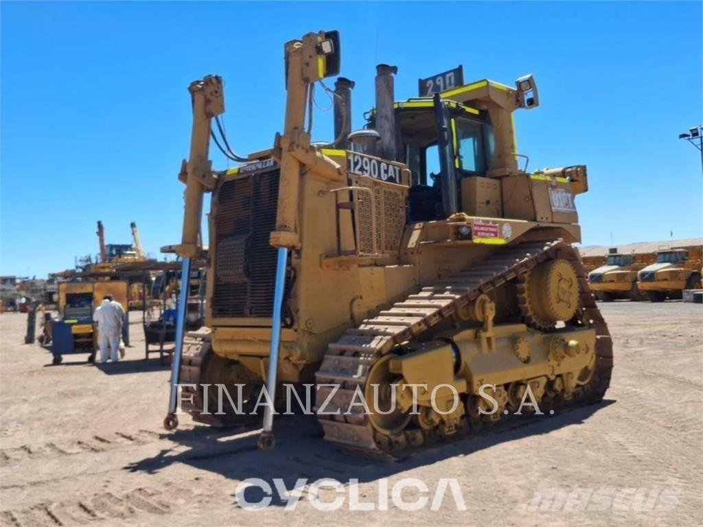 CAT D10T lánctalpas dózerek