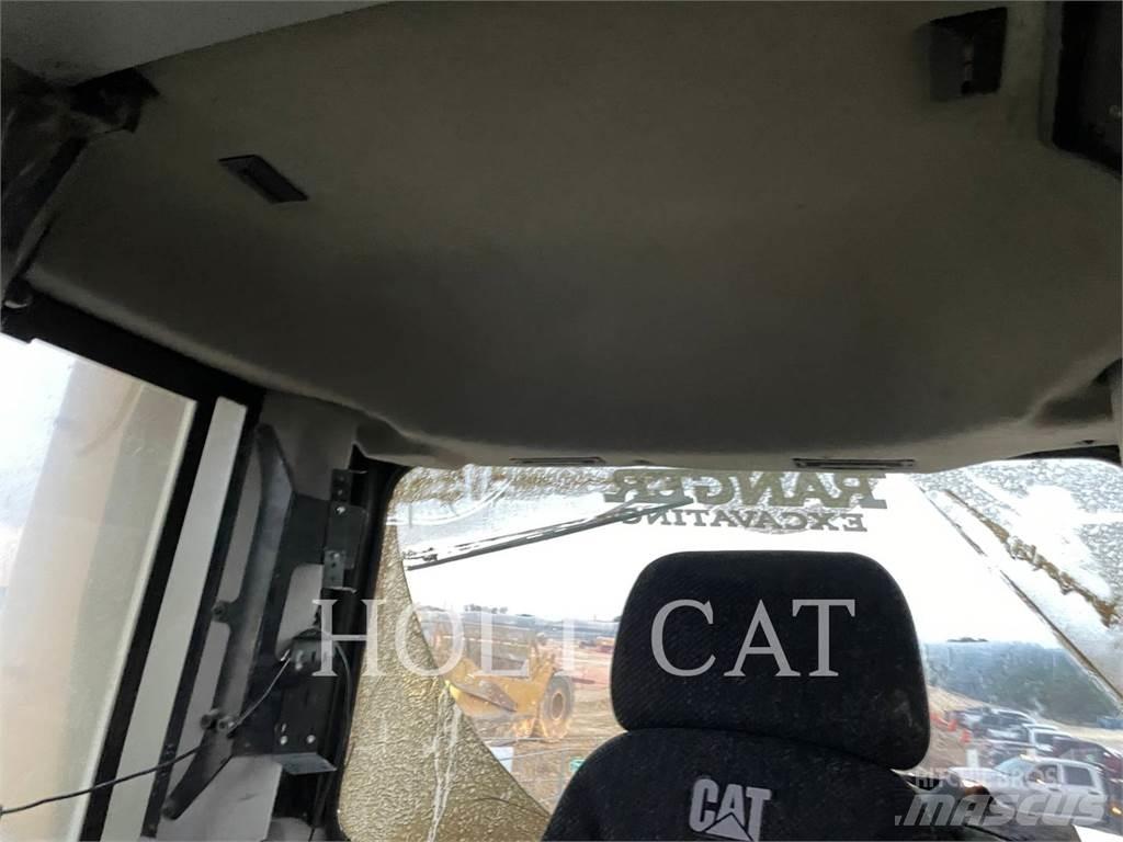 CAT D10T2 lánctalpas dózerek