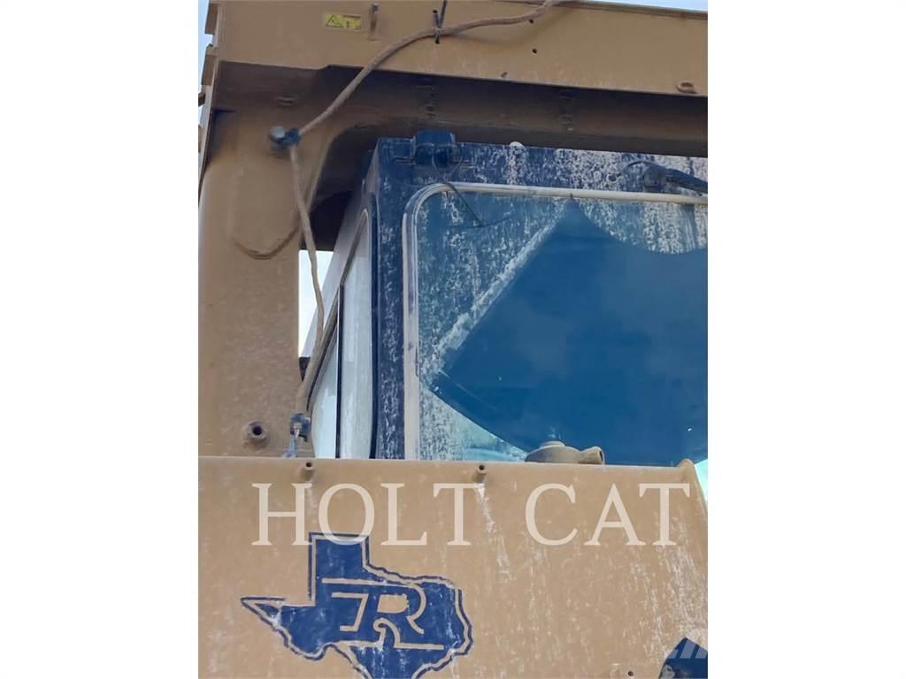 CAT D10T2 lánctalpas dózerek