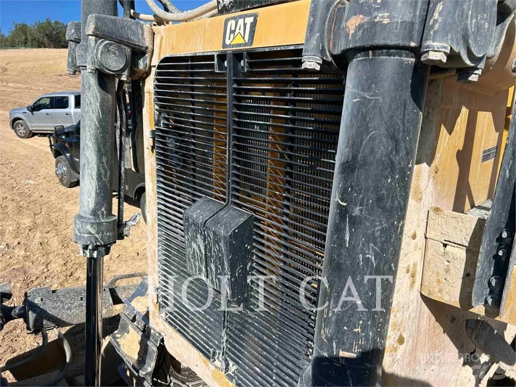 CAT D10T2 lánctalpas dózerek