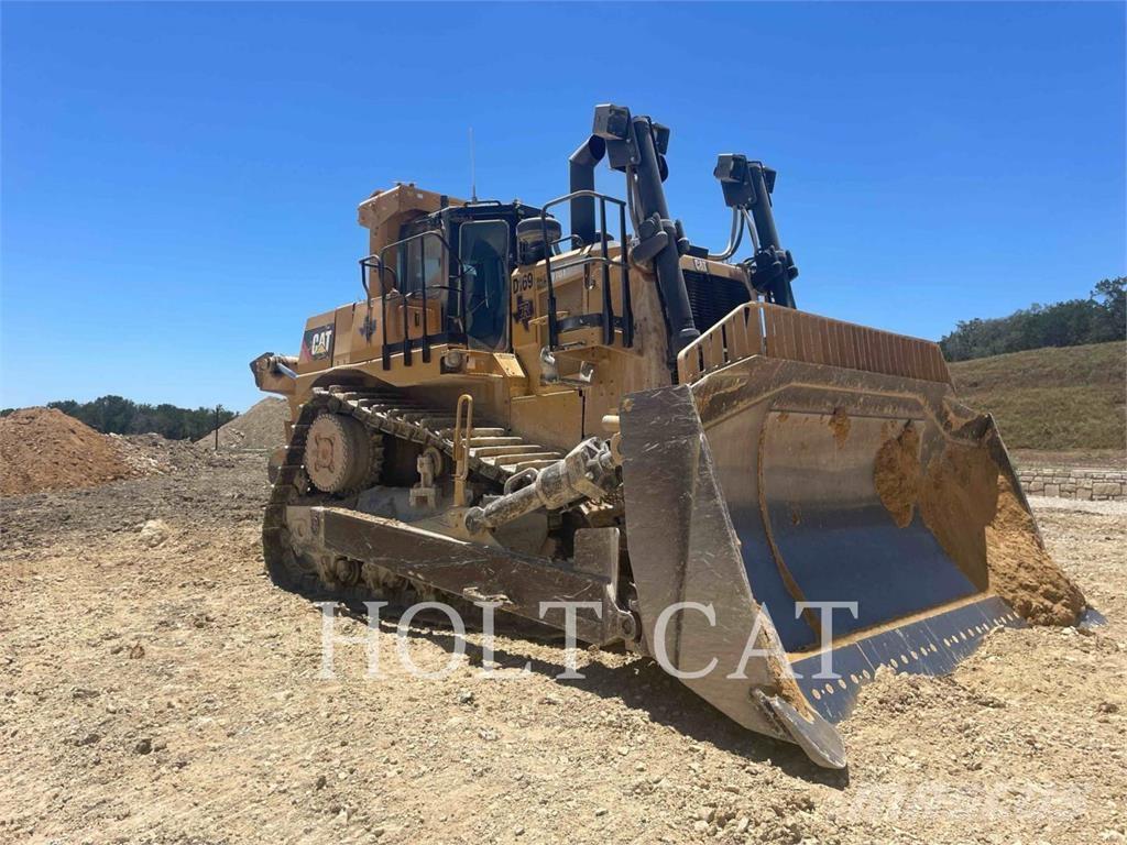 CAT D10T2 lánctalpas dózerek