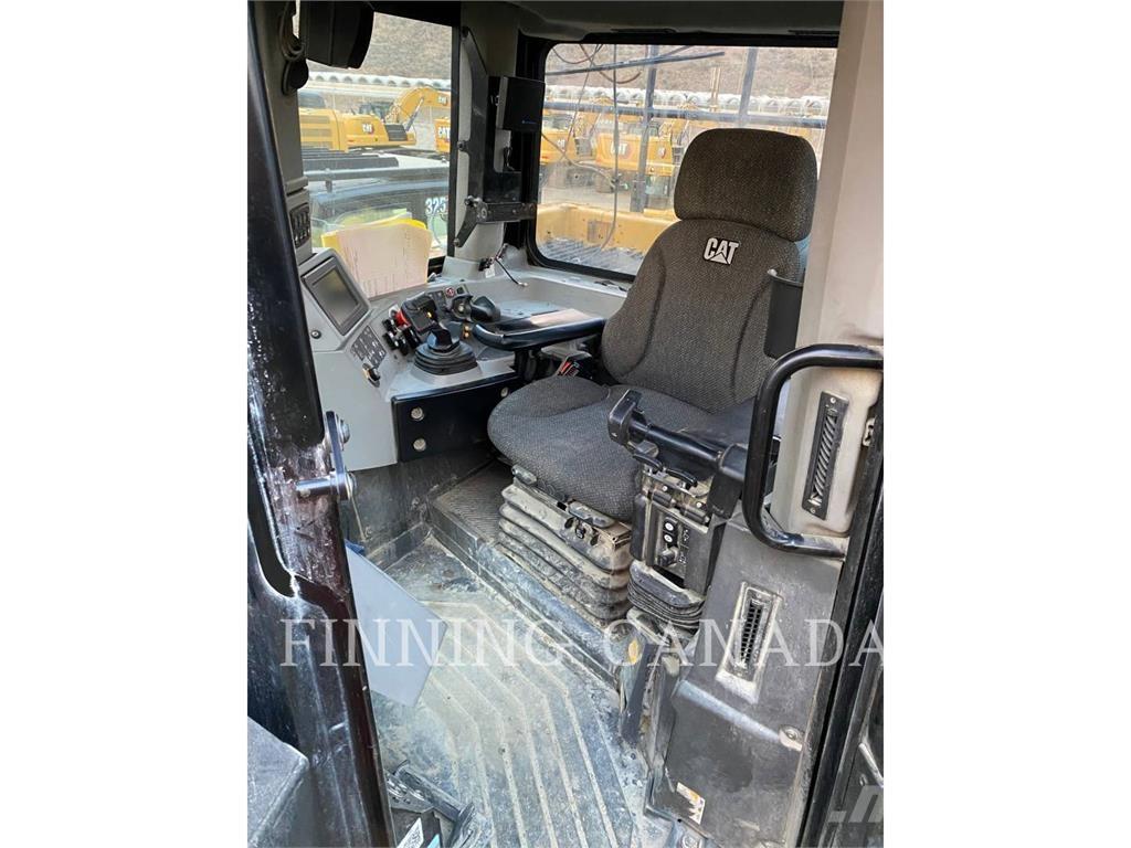 CAT D10T2 lánctalpas dózerek