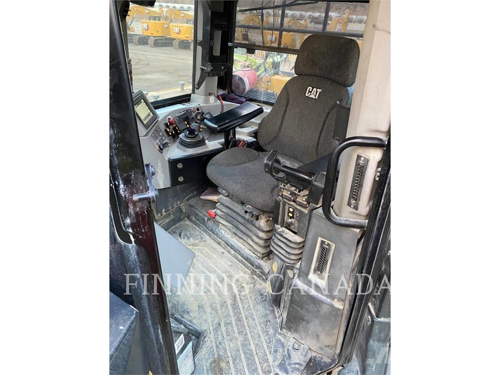 CAT D10T2 lánctalpas dózerek