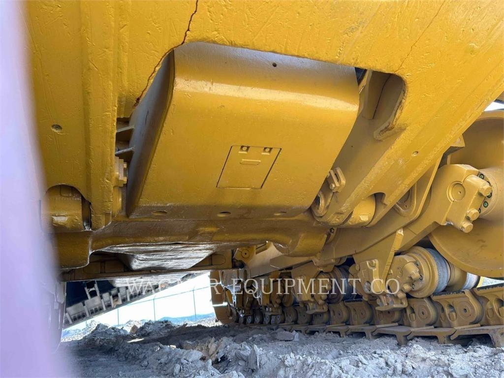 CAT D11T lánctalpas dózerek