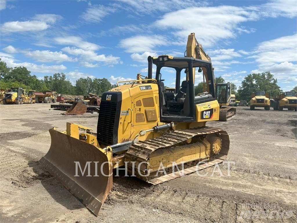 CAT D3K2L 4F lánctalpas dózerek