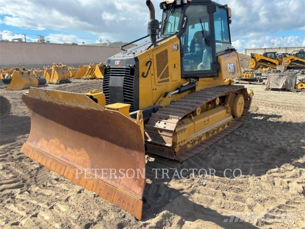 CAT D4 lánctalpas dózerek