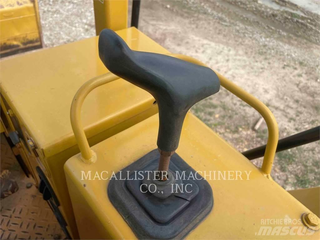 CAT D4C lánctalpas dózerek