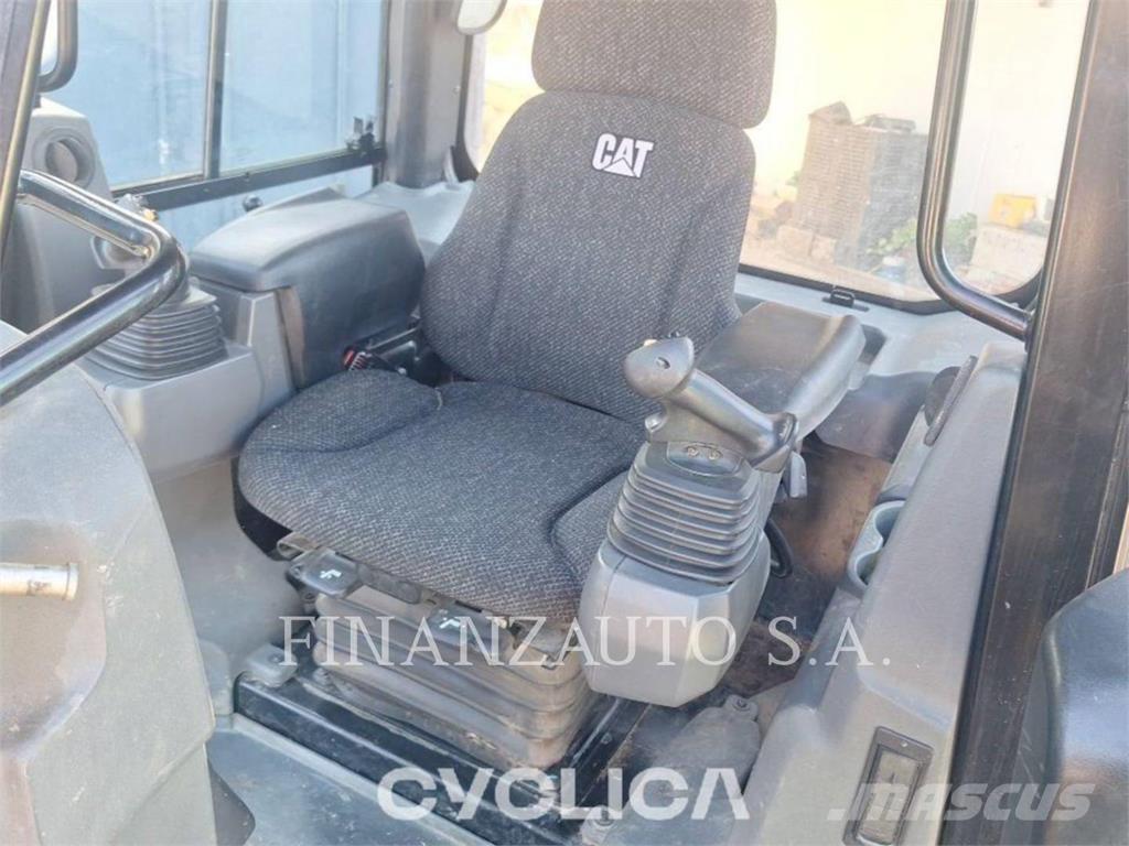 CAT D4K2 lánctalpas dózerek