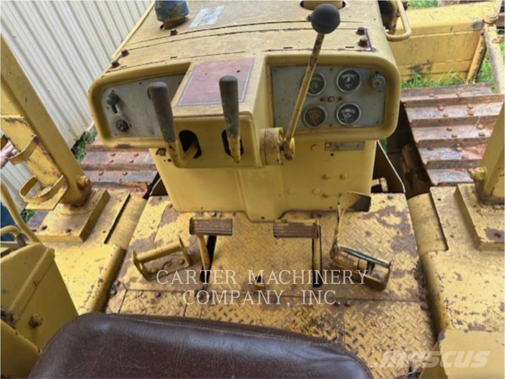 CAT D5 lánctalpas dózerek