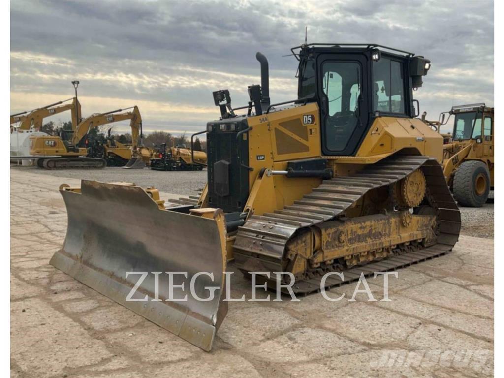 CAT D5 lánctalpas dózerek