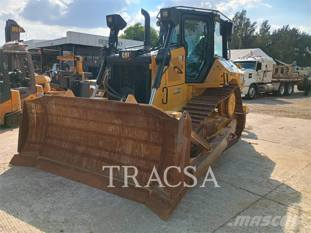 CAT D5 Kirándulóbuszok