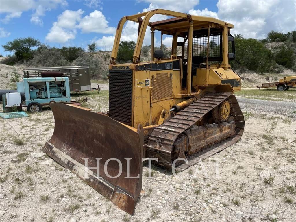 CAT D5M lánctalpas dózerek