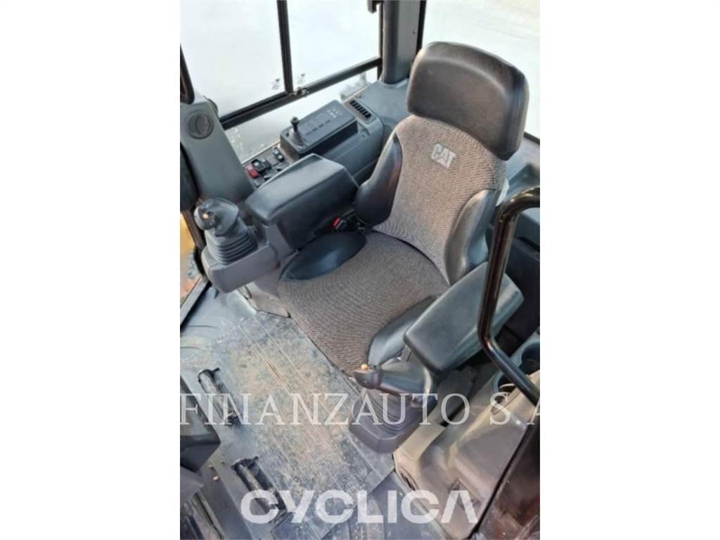 CAT D6K lánctalpas dózerek