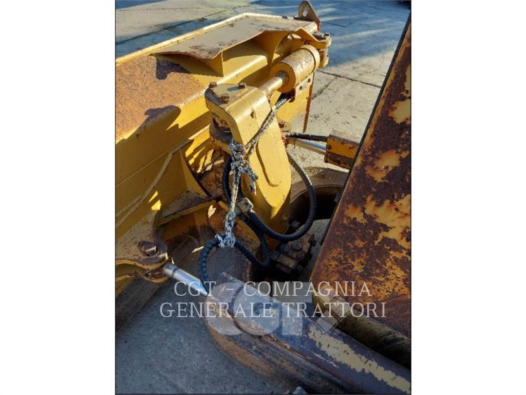 CAT D6M lánctalpas dózerek