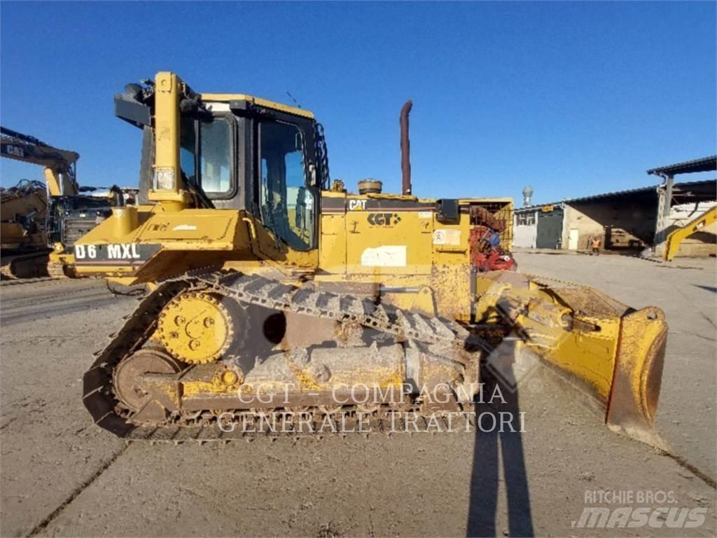 CAT D6M lánctalpas dózerek