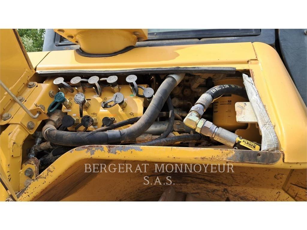 CAT D6NXL lánctalpas dózerek