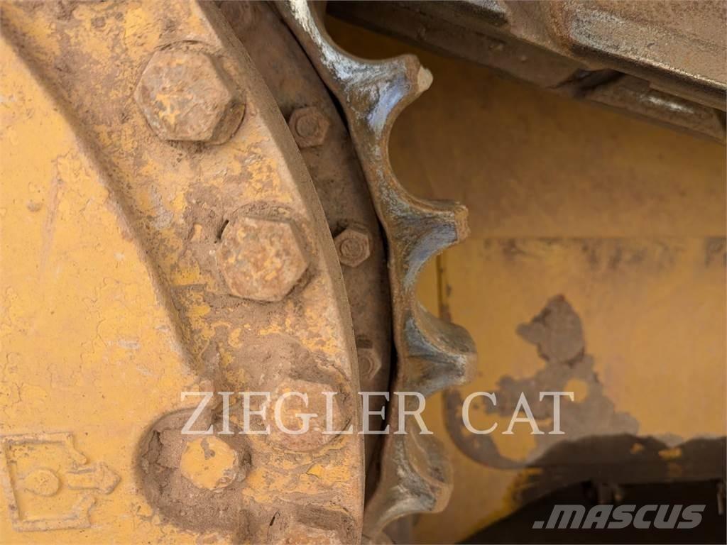 CAT D6T lánctalpas dózerek
