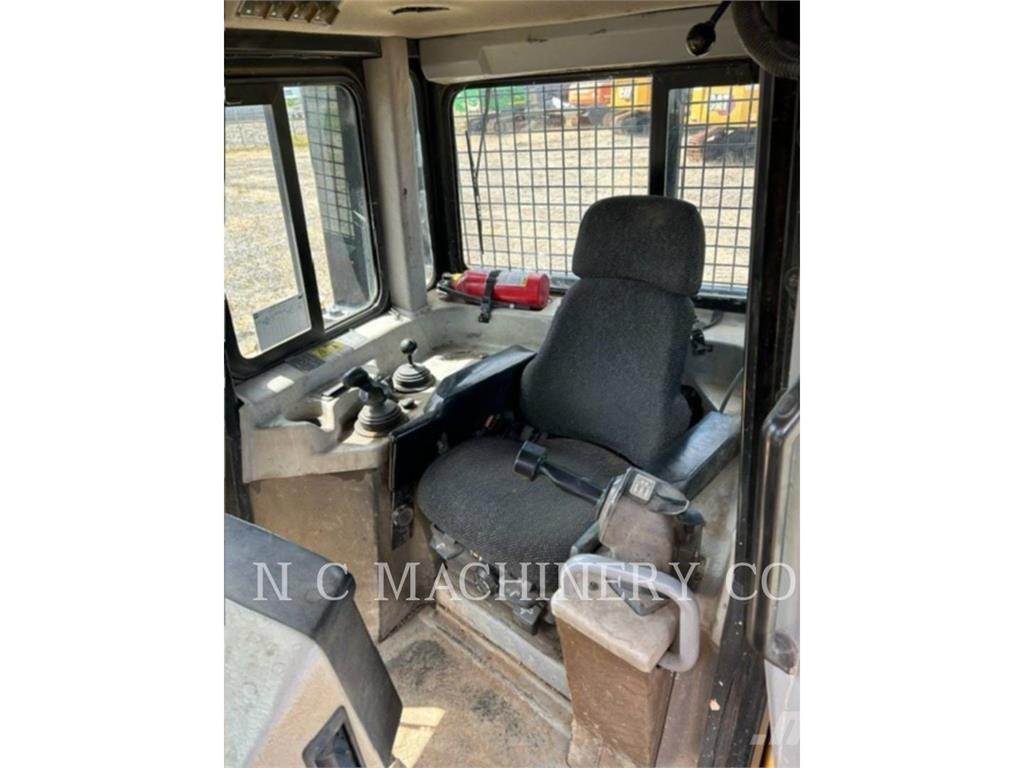 CAT D6T lánctalpas dózerek