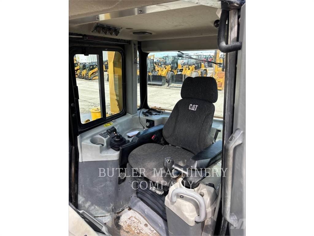 CAT D6T lánctalpas dózerek