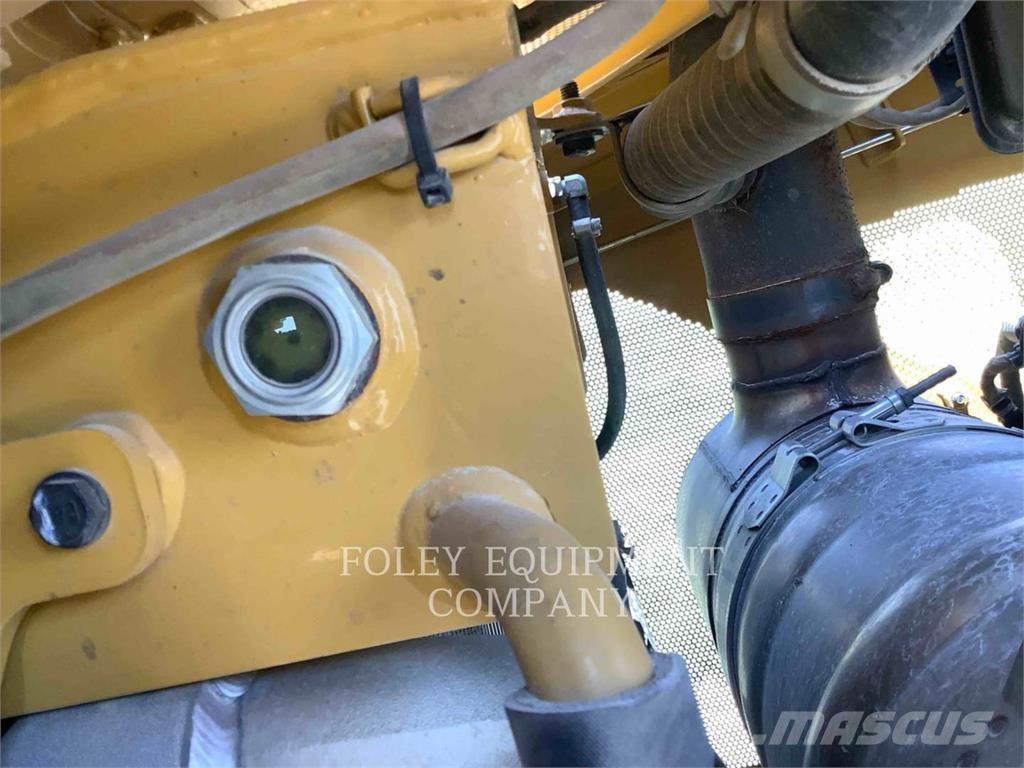 CAT D6T lánctalpas dózerek