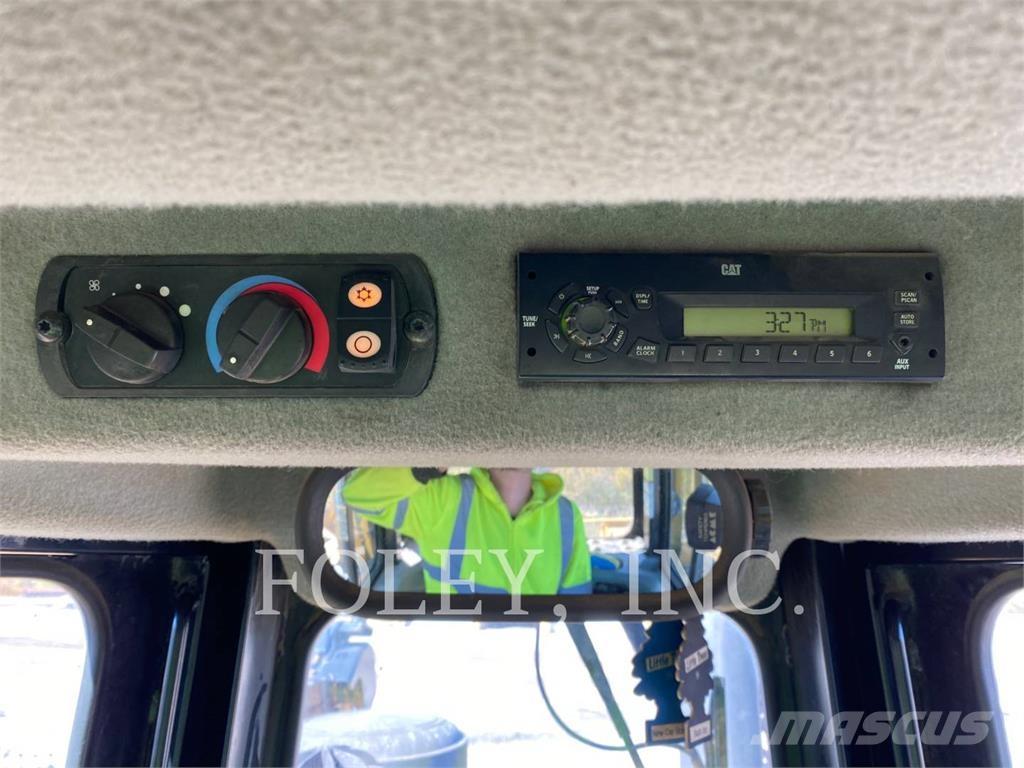 CAT D6T lánctalpas dózerek