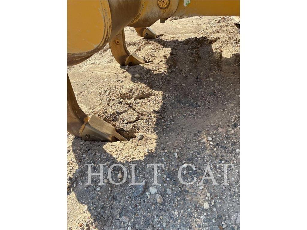 CAT D6XELGPVP3 Gumikerekes homlokrakodók