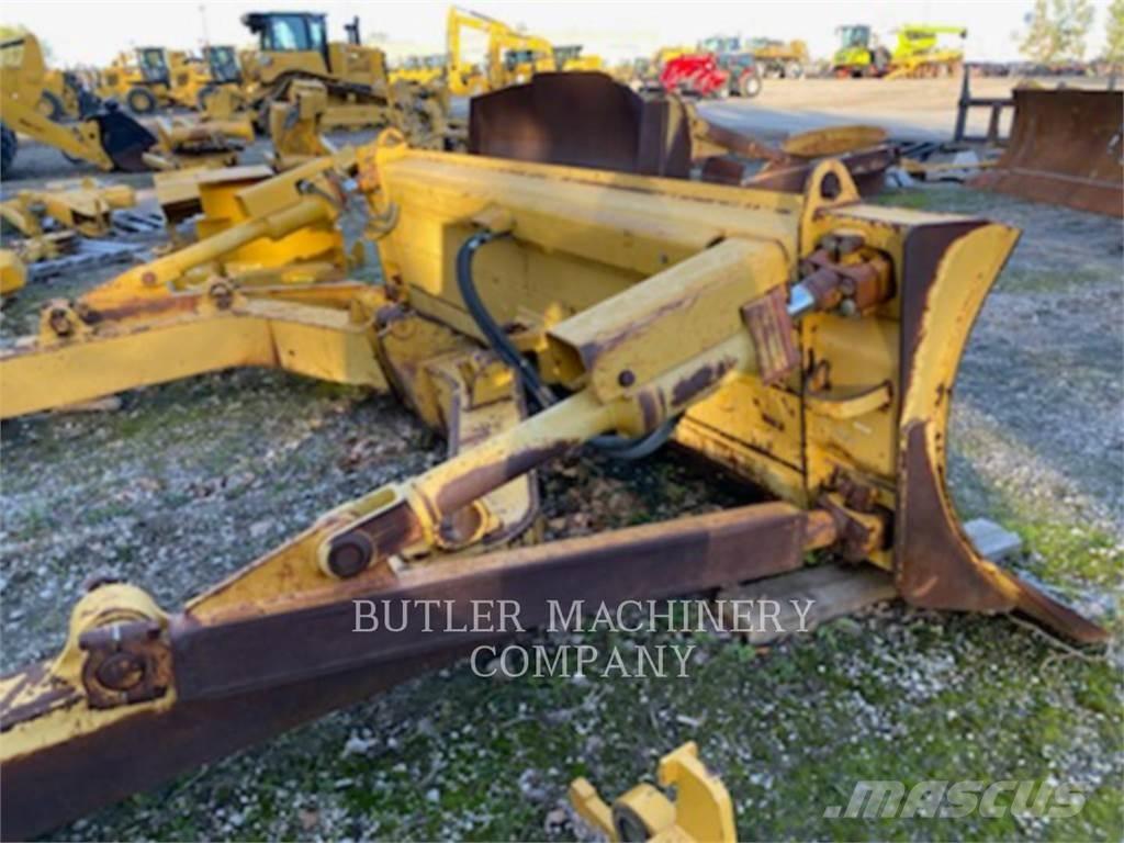 CAT D7 A BLADE Tolólapok