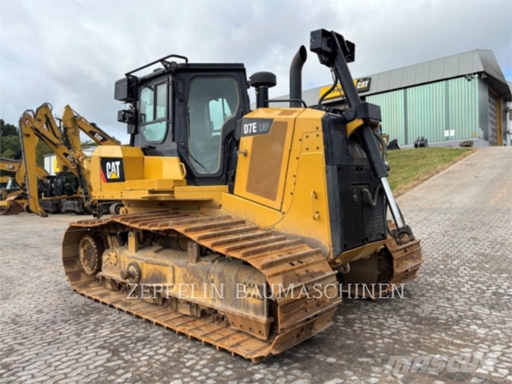 CAT D7E lánctalpas dózerek