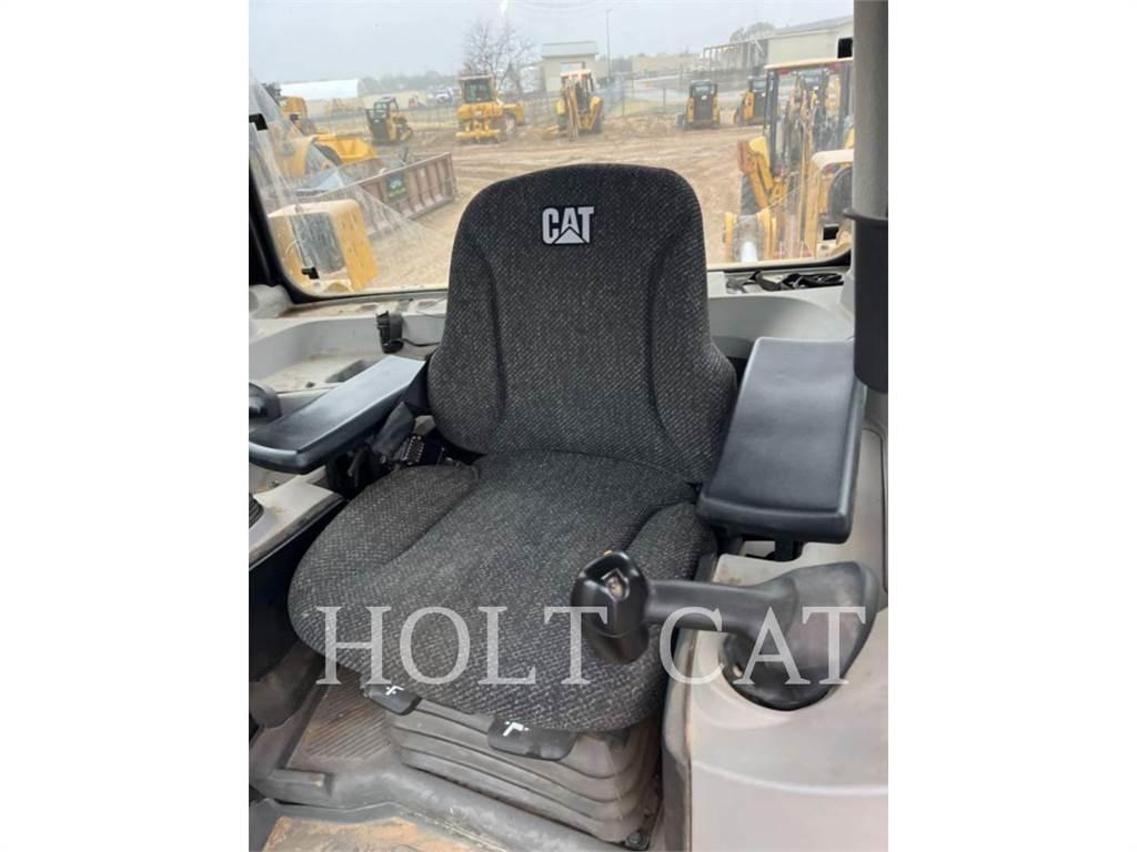 CAT D8 lánctalpas dózerek