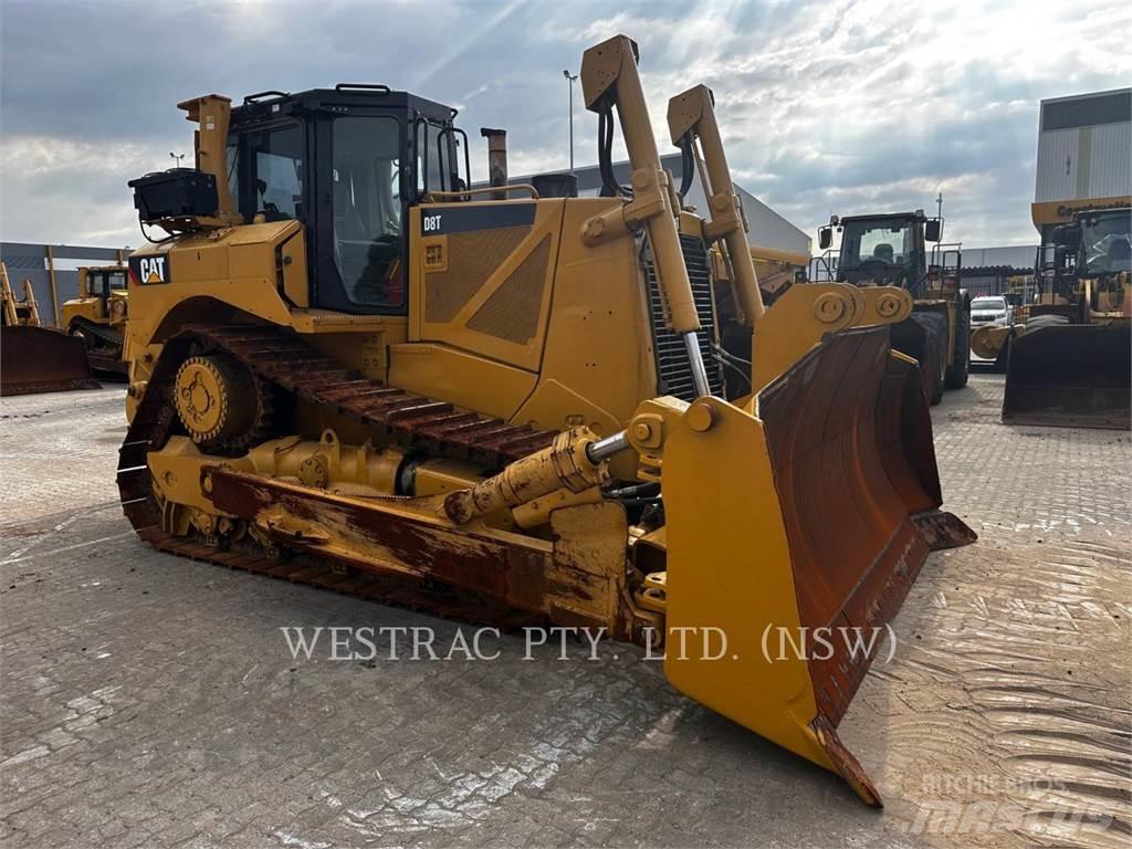 CAT D8T lánctalpas dózerek