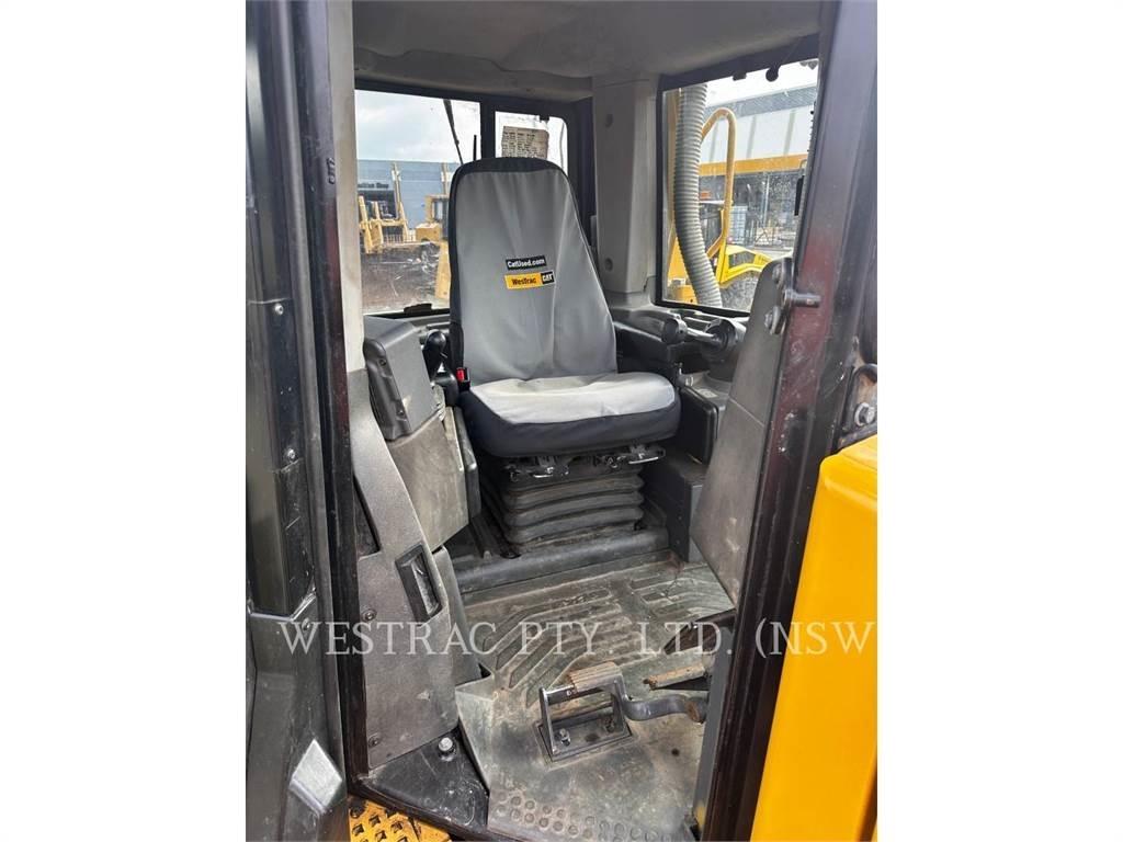 CAT D8T lánctalpas dózerek