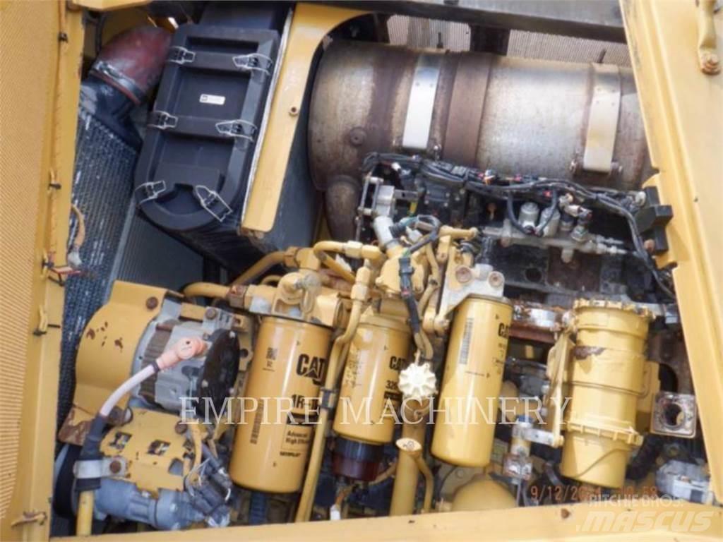 CAT D8T lánctalpas dózerek