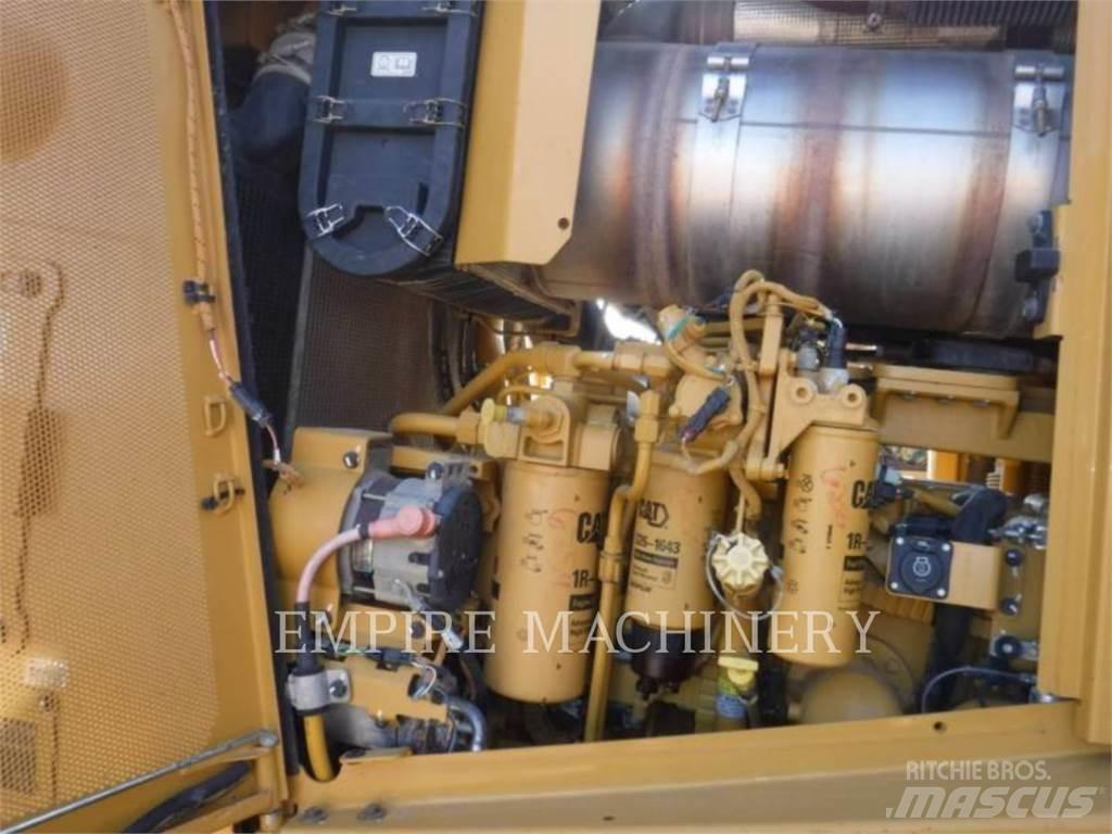CAT D8T lánctalpas dózerek