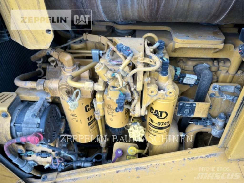 CAT D8T lánctalpas dózerek