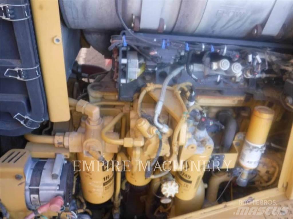 CAT D8T lánctalpas dózerek