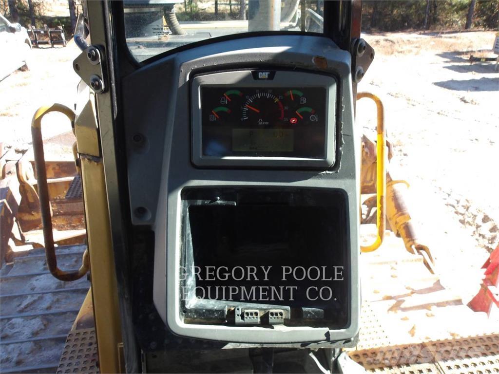 CAT D8T lánctalpas dózerek