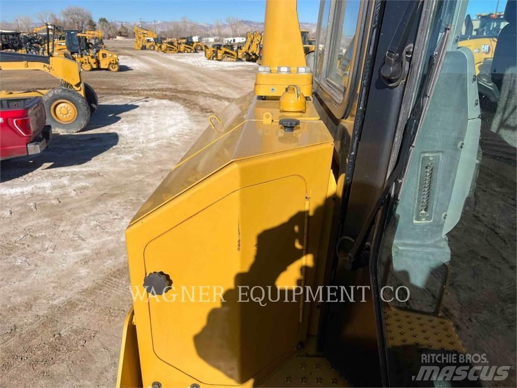 CAT D8T lánctalpas dózerek