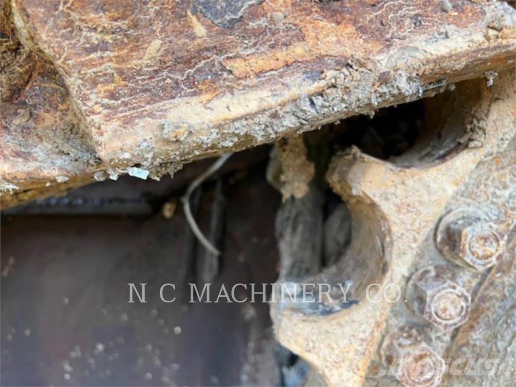 CAT D8T WH Billenő teherautók