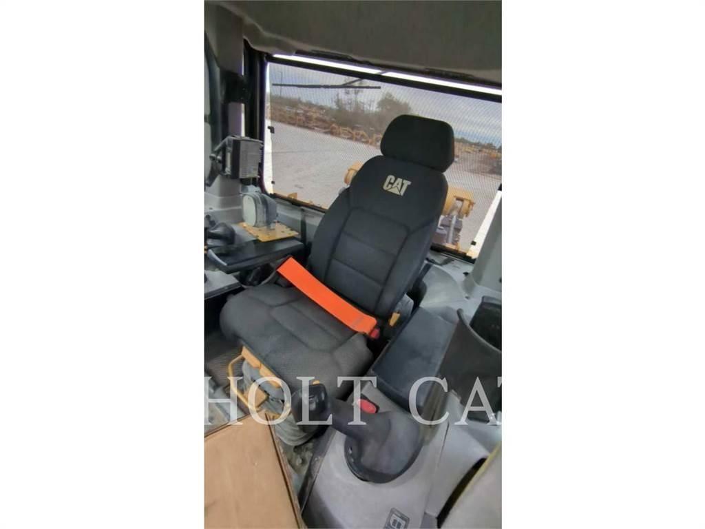 CAT D9 lánctalpas dózerek