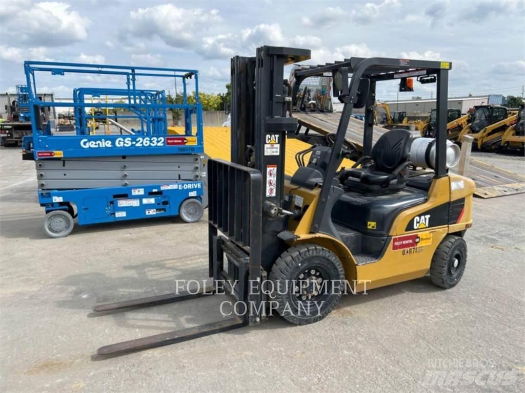 CAT GP25N Bontásra használt kotrók