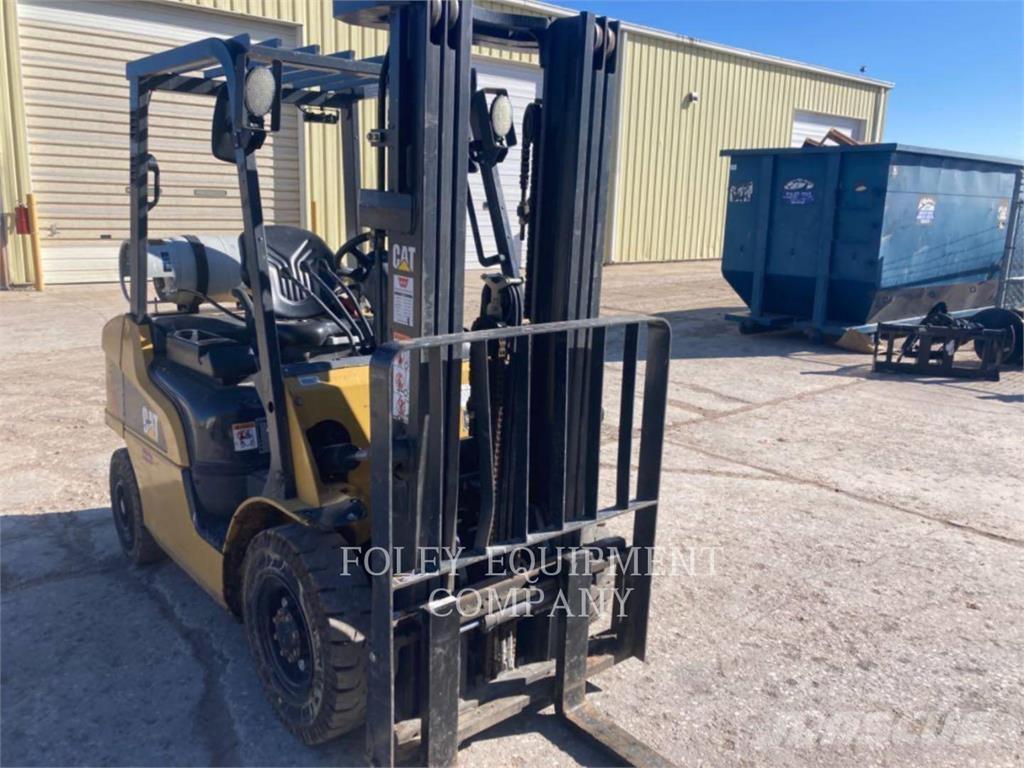 CAT GP25N Bontásra használt kotrók