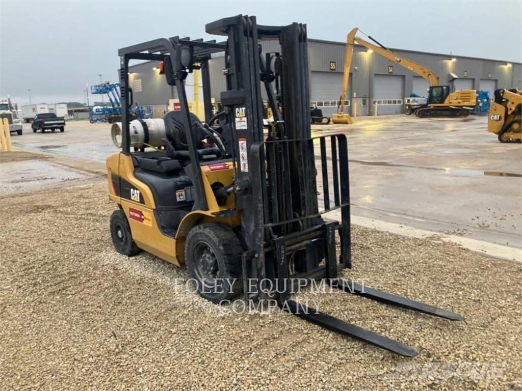 CAT GP25N Bontásra használt kotrók