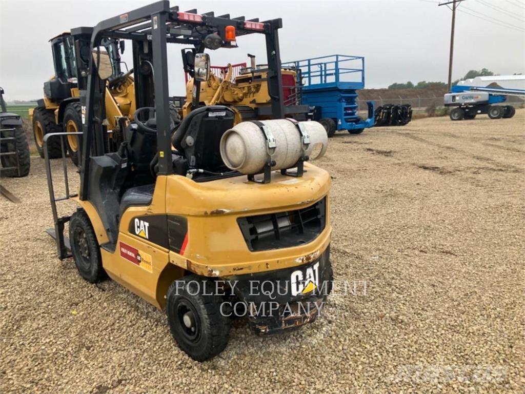 CAT GP25N Bontásra használt kotrók