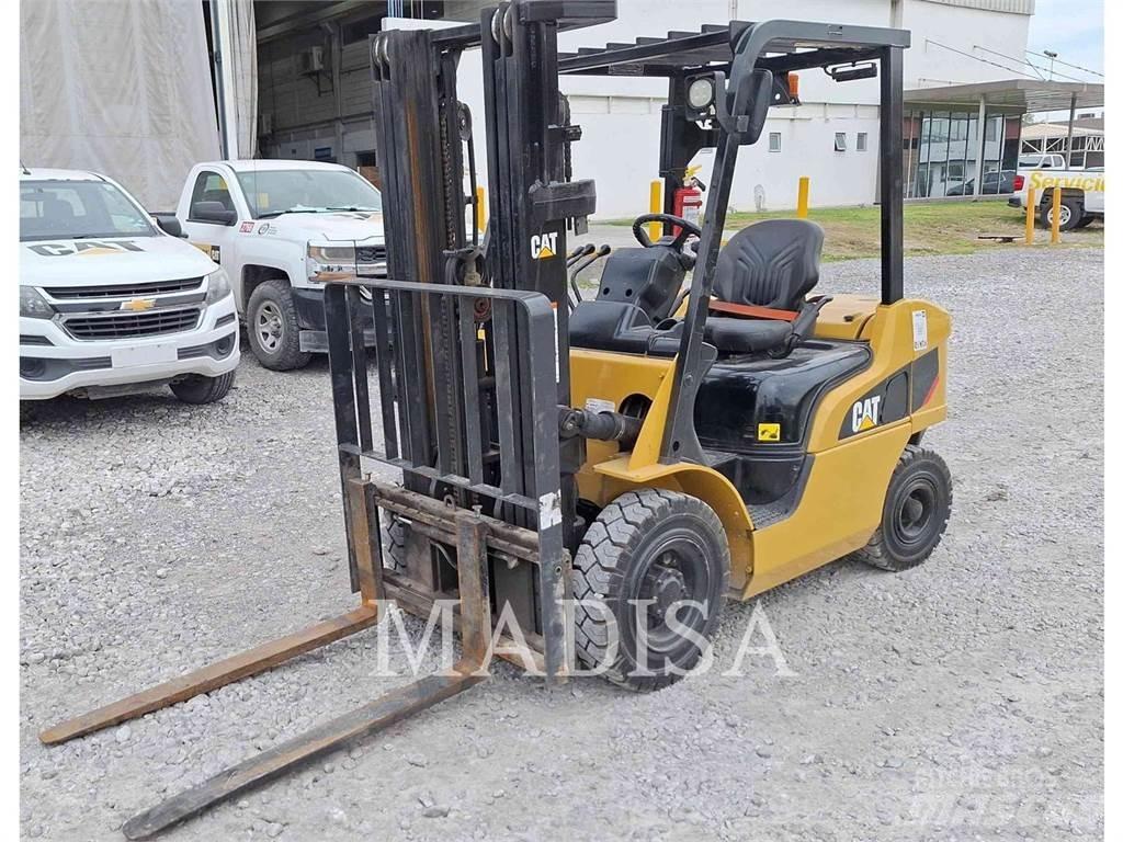 CAT LIFT TRUCKS DP25NM5 Dízel targoncák