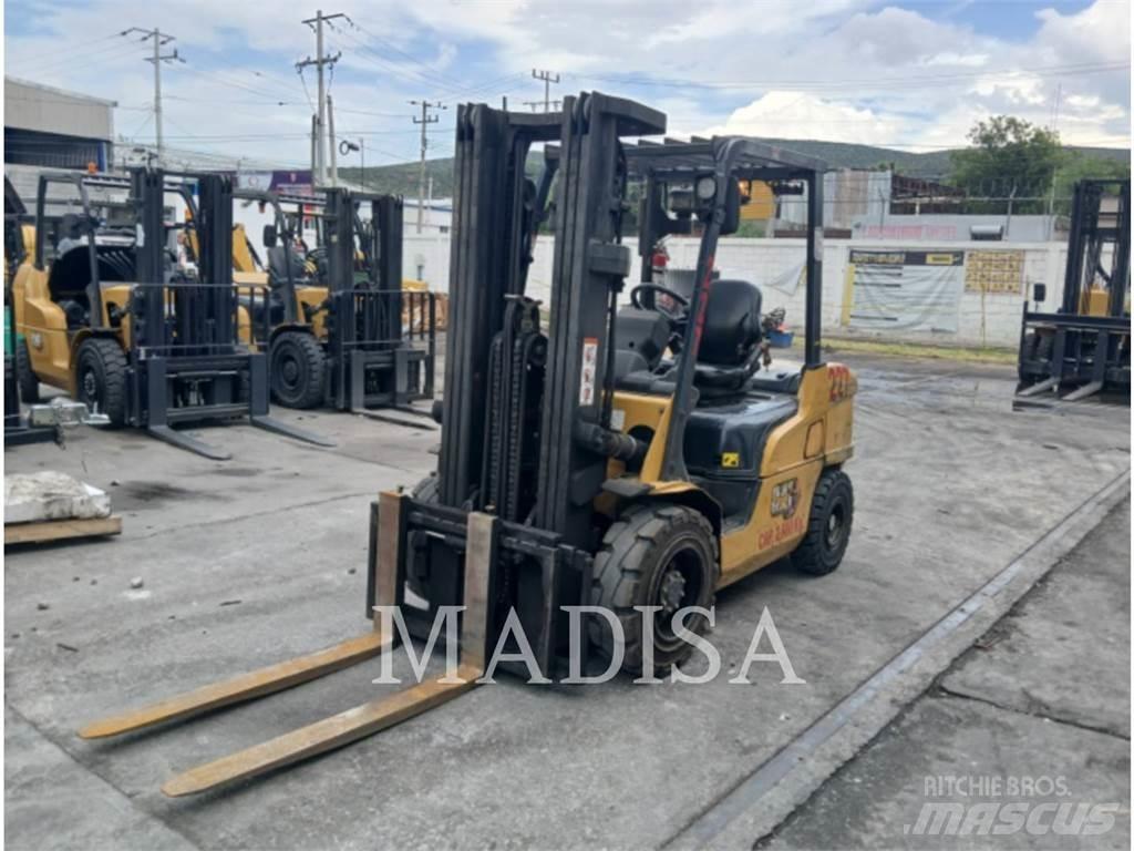 CAT LIFT TRUCKS DP30NM Dízel targoncák