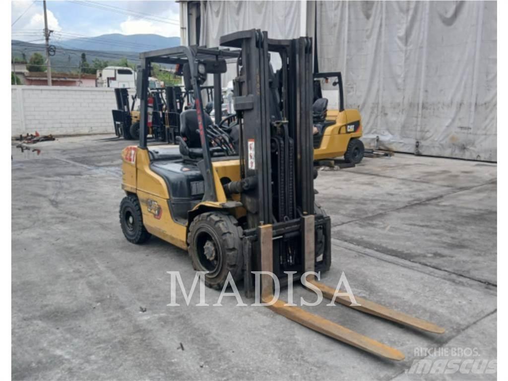 CAT LIFT TRUCKS DP30NM Dízel targoncák