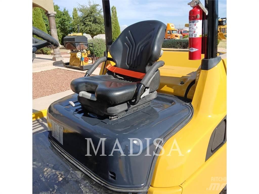 CAT LIFT TRUCKS DP50NM Dízel targoncák
