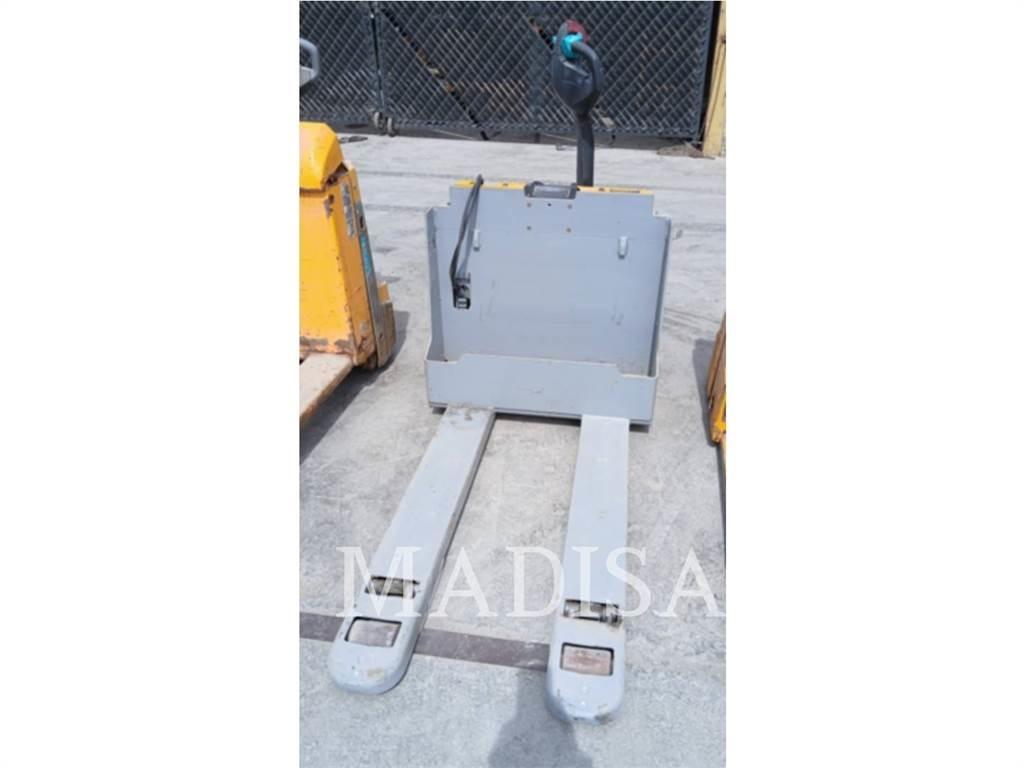 CAT LIFT TRUCKS EJE120E Vonszolók